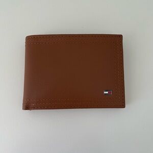 Tommy Hilfiger Brown Leather Mens Wallet